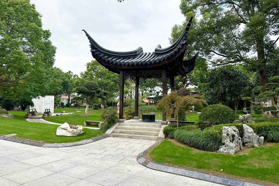 上海市奉贤区海湾园园区休息亭