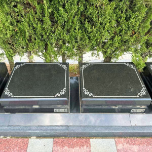 松鹤墓园草坪葬
