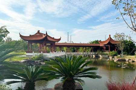 上海市浦东新区福寿园海港陵园园区湖景图