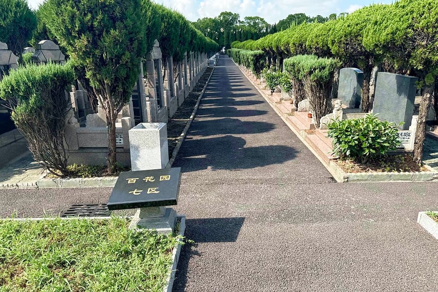 上海市青浦区九天陵园墓区环境图